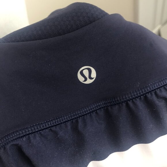 Lululemon Run Chase Me Tank - Navy Blue & White, Size 2 - Picture 5 of 5